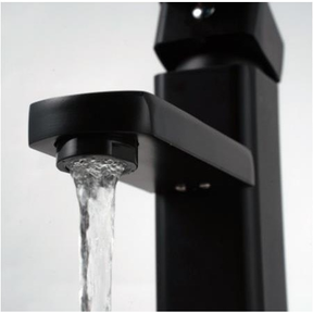 Torneira quadrada preta quente e fria torneira de armário de banheiro preto torneira de pintura de furo único