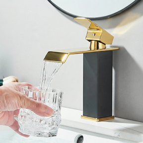 Torneira Pia Banheiro Dourada Preta Lavatorio Misturador Monocomando Luxo Bica Baixa 18cm Yesop